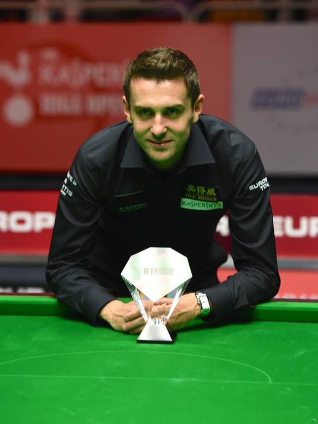 年轻球员成 年轻球员成