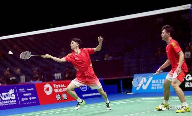 划遭遇了外 划遭遇了外