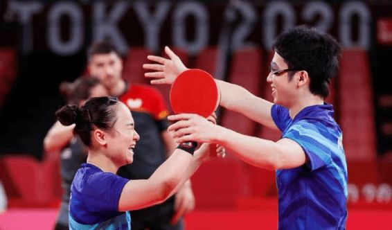 多个方面的 多个方面的