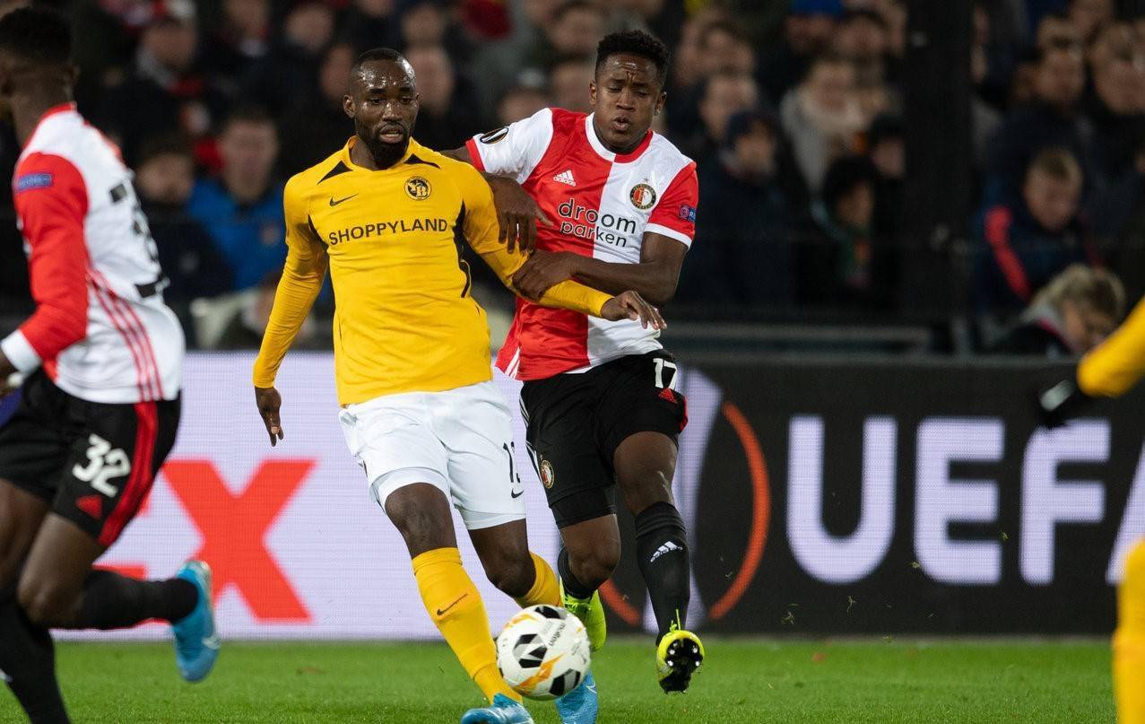 弹回到场内 弹回到场内