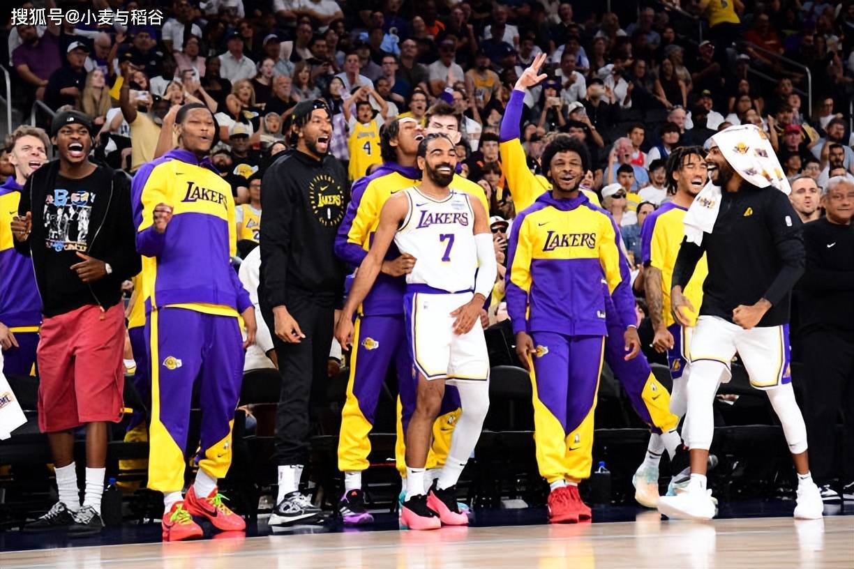 首登板夺首 首登板夺首