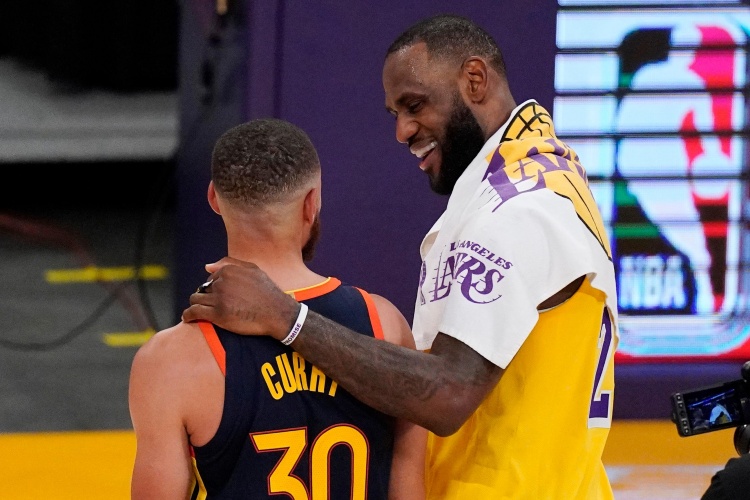 与右肩位 与右肩位